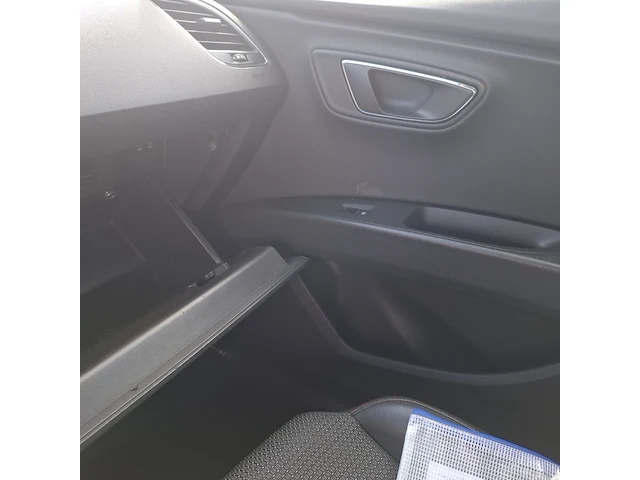 Personenauto, seat, leon - afbeelding 21 van  49