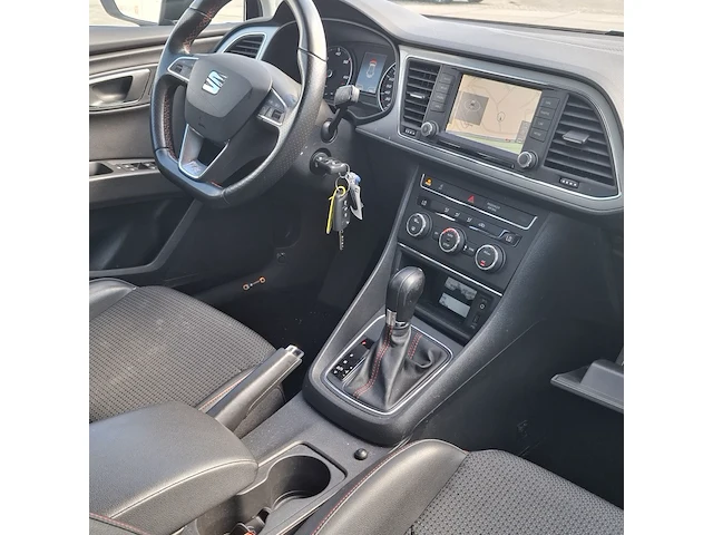 Personenauto, seat, leon - afbeelding 30 van  49