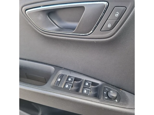 Personenauto, seat, leon - afbeelding 9 van  45
