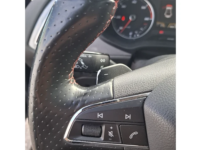 Personenauto, seat, leon - afbeelding 13 van  45