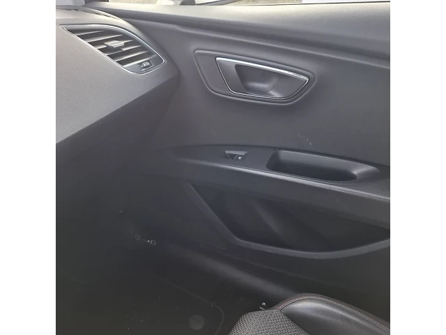 Personenauto, seat, leon - afbeelding 20 van  45