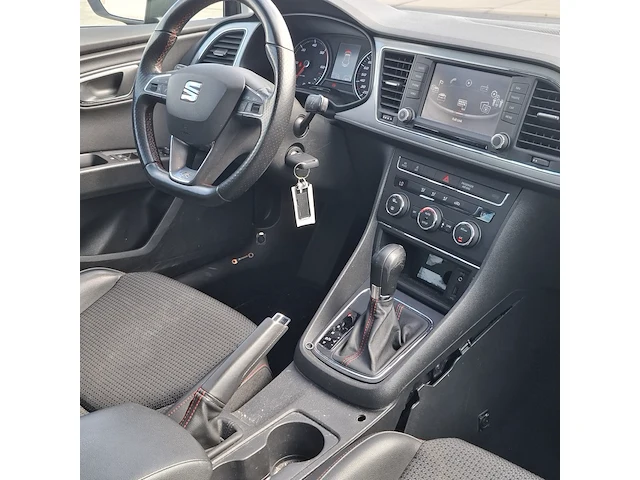 Personenauto, seat, leon - afbeelding 27 van  45