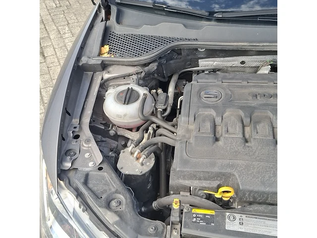 Personenauto, seat, leon - afbeelding 30 van  45