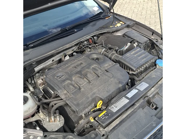 Personenauto, seat, leon - afbeelding 35 van  45