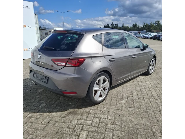 Personenauto, seat, leon - afbeelding 41 van  45