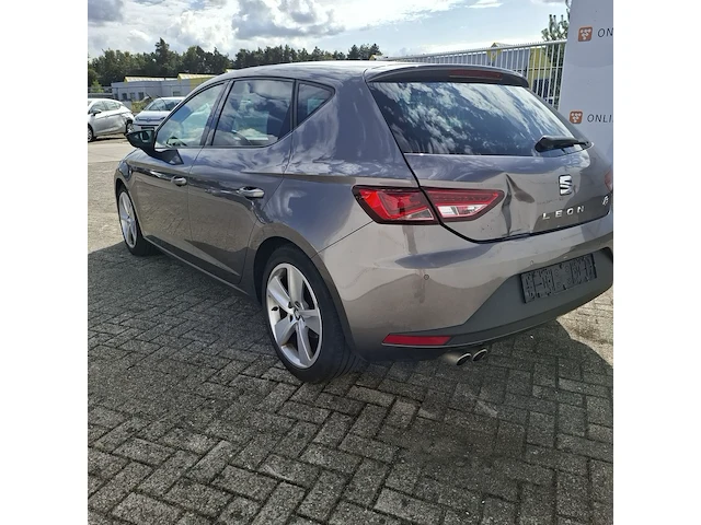 Personenauto, seat, leon - afbeelding 43 van  45