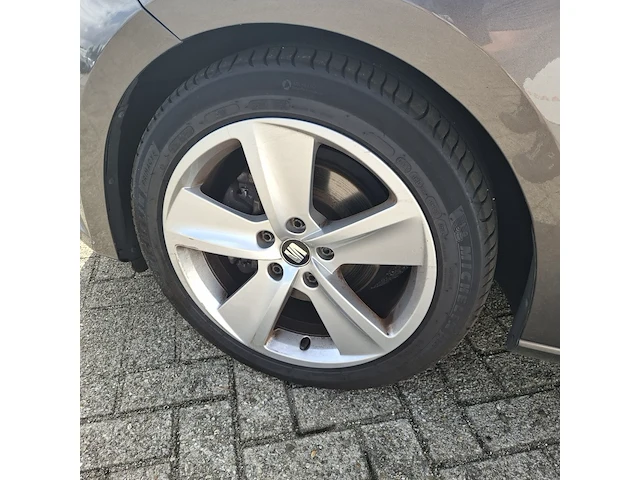 Personenauto, seat, leon - afbeelding 45 van  45