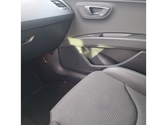 Personenauto, seat, leon - afbeelding 33 van  48