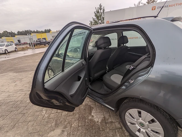Personenauto skoda, fabia 1.4-16v flash, bouwjaar 2004 - afbeelding 19 van  51