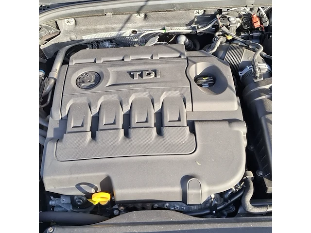 Personenauto, skoda, octavia combi 2.0 tdi, 2016 - afbeelding 32 van  46