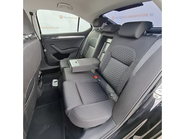 Personenauto, skoda, superb, 2017 - afbeelding 35 van  59