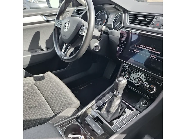 Personenauto, skoda, superb, 2017 - afbeelding 42 van  59