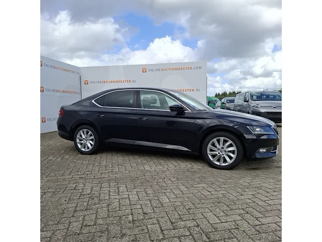Personenauto, skoda, superb, 2017 - afbeelding 34 van  59