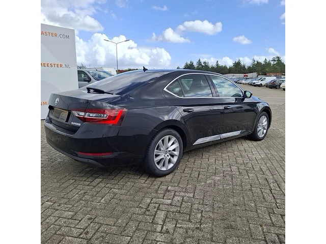 Personenauto, skoda, superb, 2017 - afbeelding 45 van  59