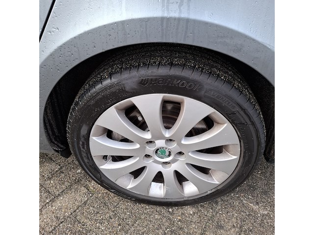 Personenauto skoda, superb combi 3.6, grijs, bouwjaar 2010 - afbeelding 4 van  29