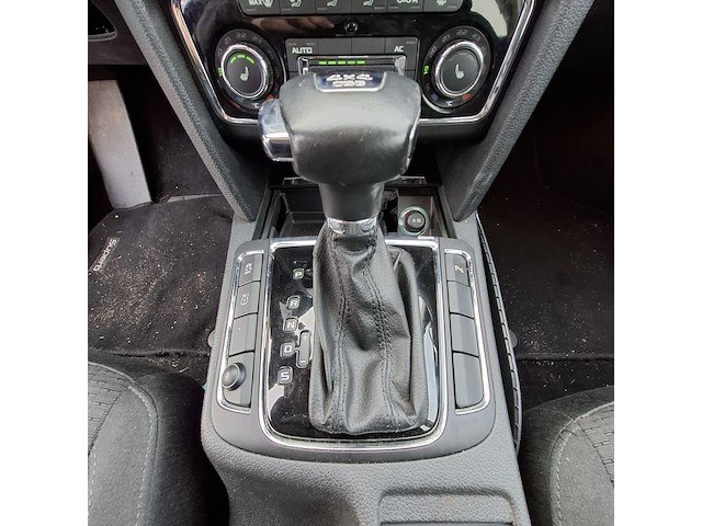 Personenauto skoda, superb combi 3.6, grijs, bouwjaar 2010 - afbeelding 13 van  29