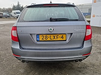 Personenauto skoda, superb combi 3.6, grijs, bouwjaar 2010 - afbeelding 26 van  29