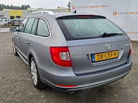 Personenauto skoda, superb combi 3.6, grijs, bouwjaar 2010 - afbeelding 27 van  29