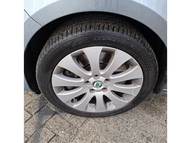 Personenauto skoda, superb combi 3.6, grijs, bouwjaar 2010 - afbeelding 29 van  29