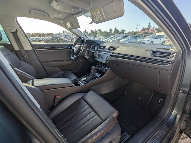 Personenauto, skoda, superb - afbeelding 8 van  57