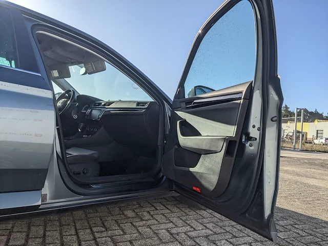 Personenauto, skoda, superb - afbeelding 9 van  57