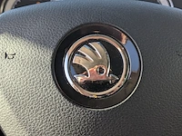 Personenauto, skoda, superb - afbeelding 16 van  57