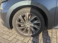 Personenauto, skoda, superb - afbeelding 36 van  57