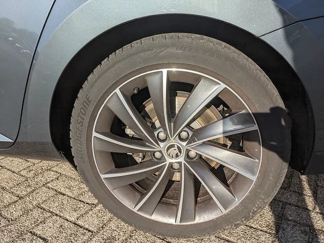 Personenauto, skoda, superb - afbeelding 38 van  57