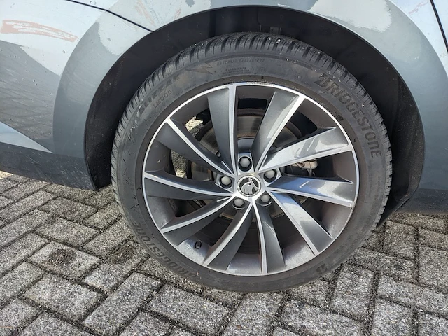 Personenauto, skoda, superb - afbeelding 39 van  57