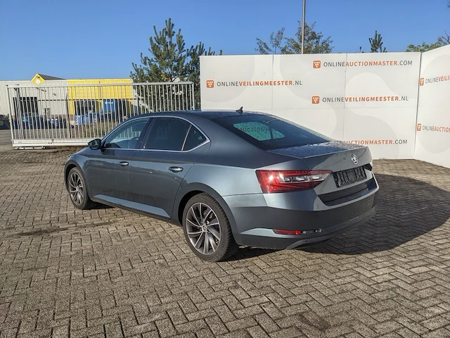 Personenauto, skoda, superb - afbeelding 56 van  57