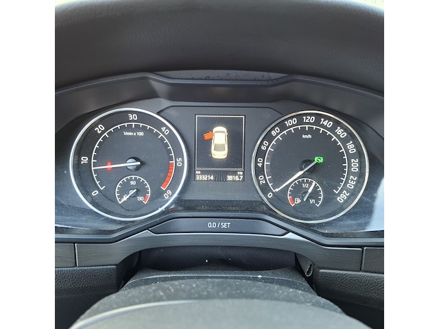 Personenauto, skoda, superb - afbeelding 5 van  46