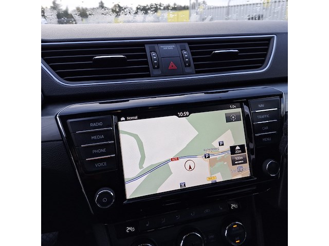 Personenauto, skoda, superb - afbeelding 8 van  46