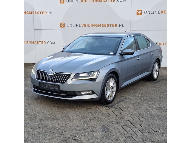 Personenauto, skoda, superb - afbeelding 1 van  46