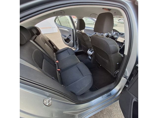 Personenauto, skoda, superb - afbeelding 18 van  46