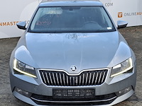 Personenauto, skoda, superb - afbeelding 12 van  46