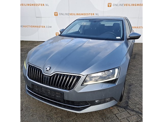 Personenauto, skoda, superb - afbeelding 31 van  46