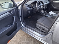 Personenauto, skoda, superb - afbeelding 46 van  46