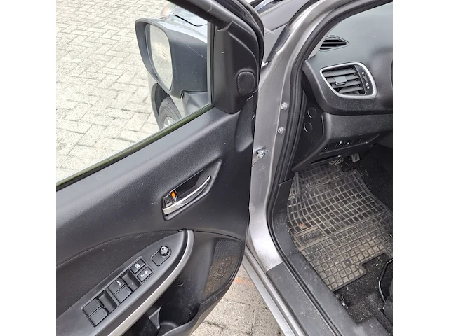 Personenauto, suzuki, baleno - afbeelding 10 van  46
