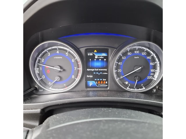 Personenauto, suzuki, baleno - afbeelding 11 van  46
