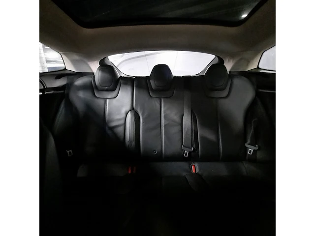 Personenauto tesla, model s 85, rood, bouwjaar 2013 - afbeelding 27 van  36