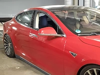 Personenauto tesla, model s 85, rood, bouwjaar 2013 - afbeelding 32 van  36