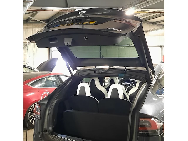 Personenauto tesla, model x 100d, grijs, bouwjaar 2017 - afbeelding 33 van  47