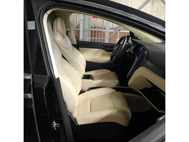 Personenauto tesla, model x 100d, zwart - afbeelding 11 van  38