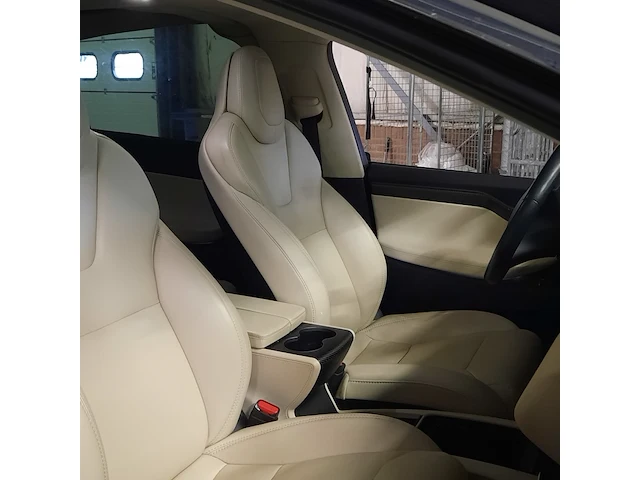 Personenauto tesla, model x 100d, zwart - afbeelding 13 van  38