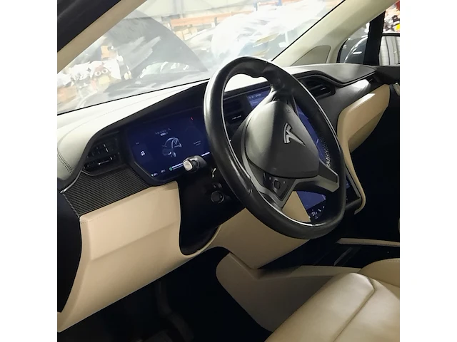 Personenauto tesla, model x 100d, zwart - afbeelding 18 van  38