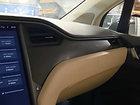 Personenauto tesla, model x 100d, zwart - afbeelding 24 van  38