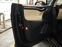Personenauto tesla, model x 100d, zwart - afbeelding 25 van  38