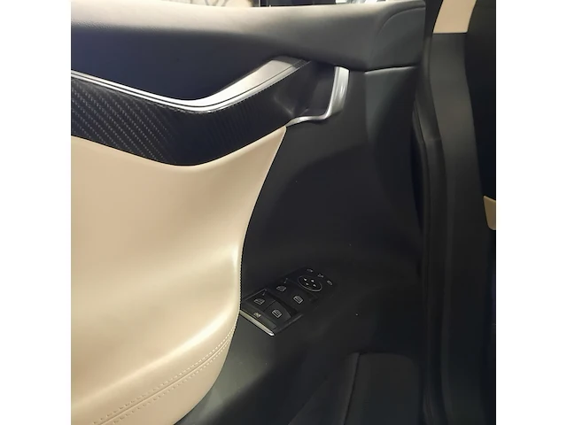Personenauto tesla, model x 100d, zwart - afbeelding 26 van  38