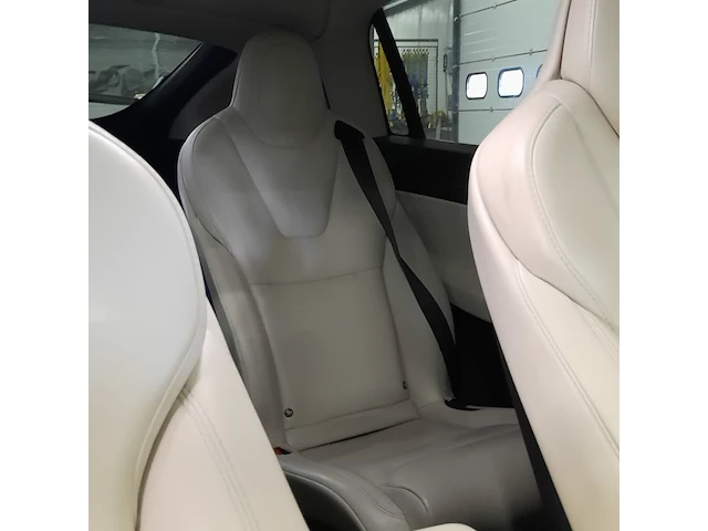 Personenauto tesla, model x 100d, zwart - afbeelding 28 van  38