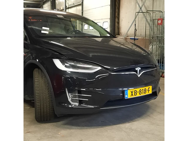 Personenauto tesla, model x 100d, zwart - afbeelding 34 van  38